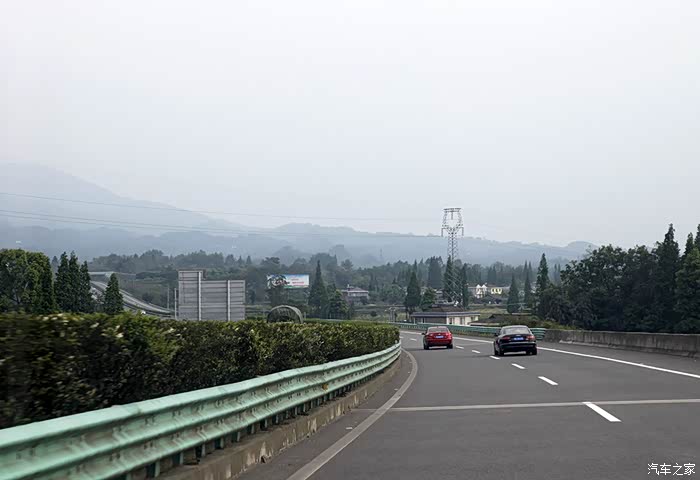 s40遂洪高速并入g93成渝环线高速后,延伸向西北方向的雅安