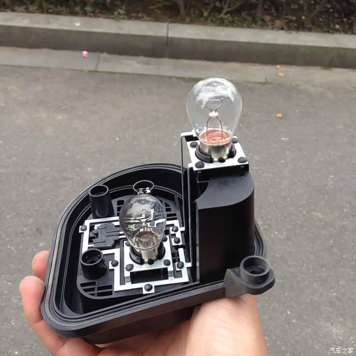 途观汽车尾灯更换全过程