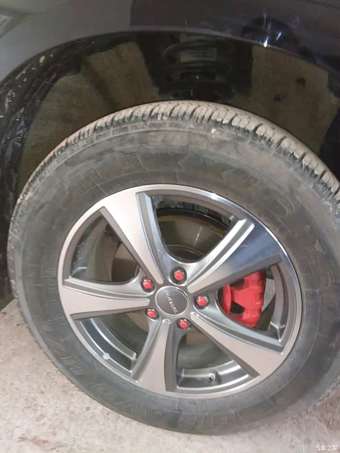 请问车神些这轮胎是什么牌子的?