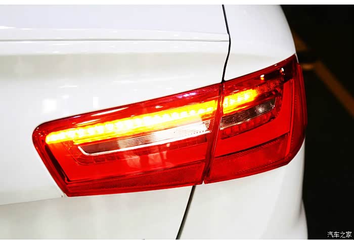 奥迪a6l老款改流水尾灯
