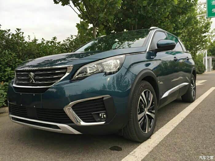 东风标致5008在售车型有几个颜色?