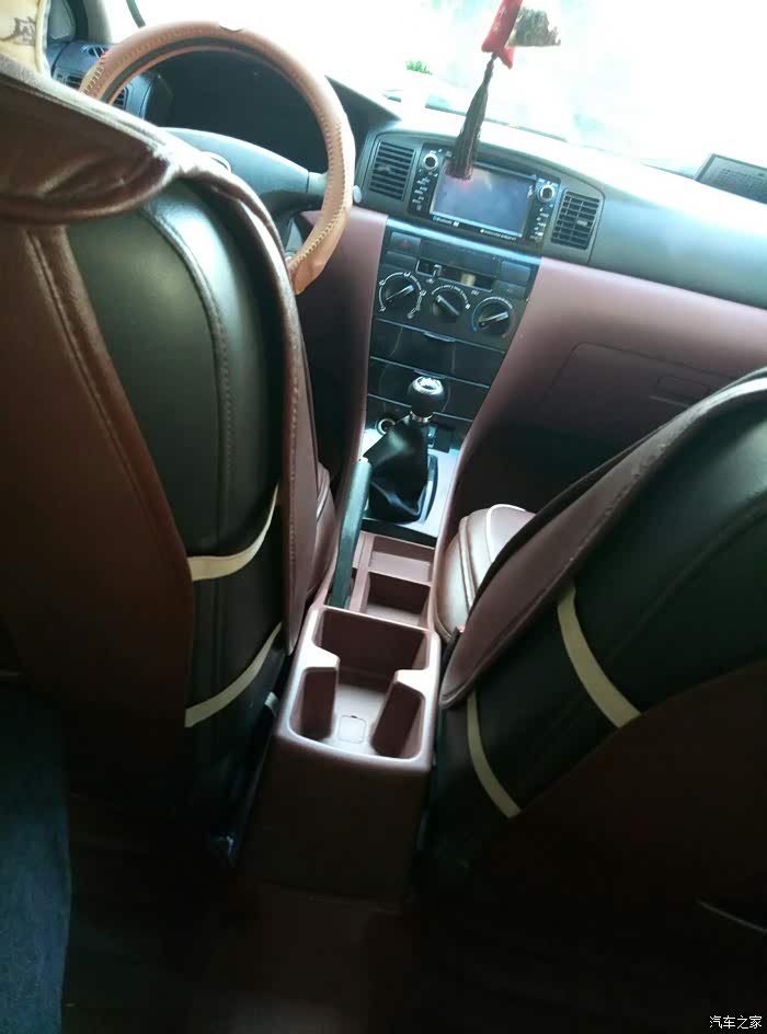 比亚迪f3老款,经典改装手扶箱.