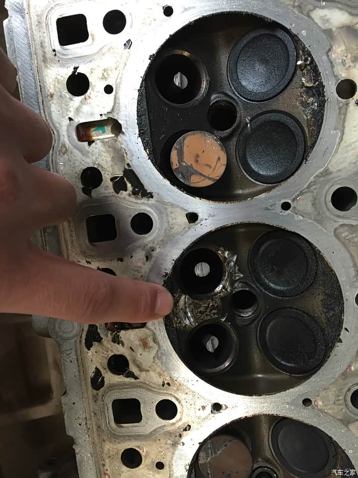 350发动机损坏严重