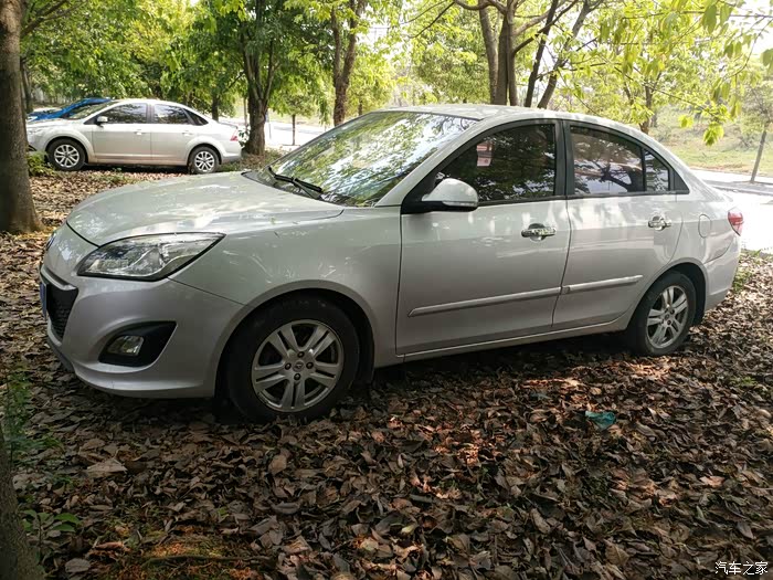 四川长安家族银色悦翔v5写真记