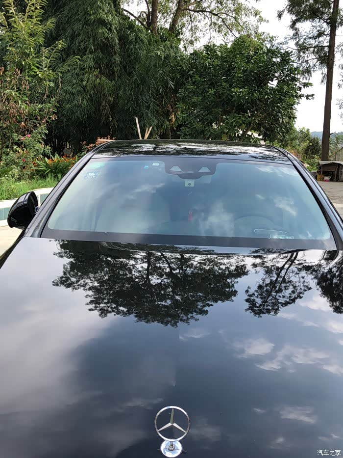 这是23p的前挡玻璃3d双摄像头,自动驾驶时的显示,抬显hud在巡航时的