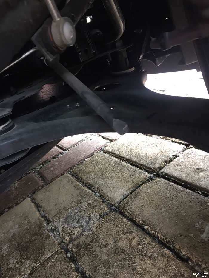 奔驰smart新车2个月方向机横拉杆断裂