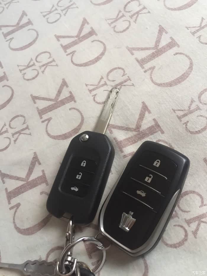 出售二手皇冠车钥匙,刚用一个月