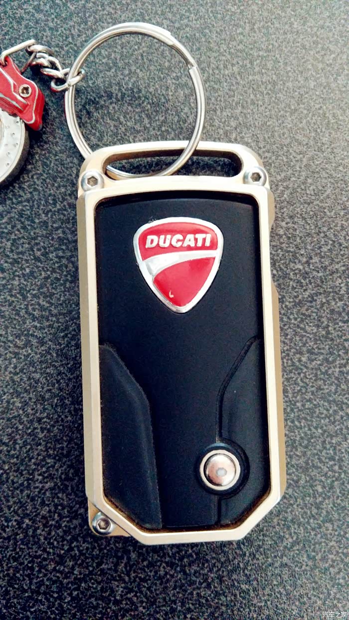 杜卡迪ducatidiavel112变身11