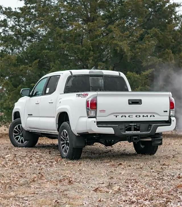 全新丰田tacoma实车,车型的定位要低于坦途