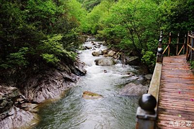 春季駕7#驚險刺激的湖北麻城大別山桐梘衝瀑布群雨中自駕包場遊