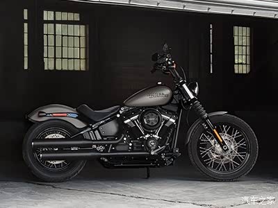哈雷全新发布2018款软尾街霸