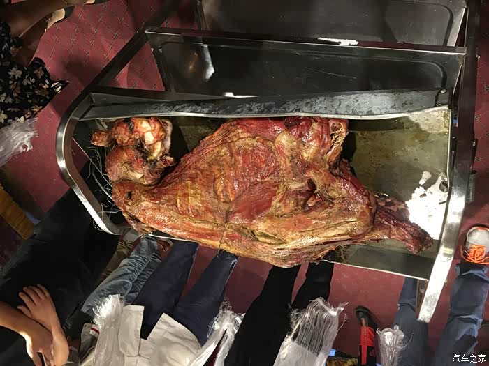 这是现烤的牦牛