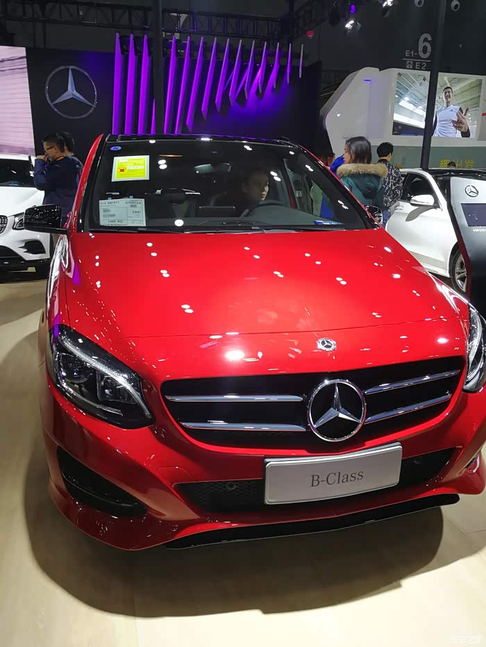 对骚红无法割舍,这也是我为什么坚持选红色欧蓝德的原因!