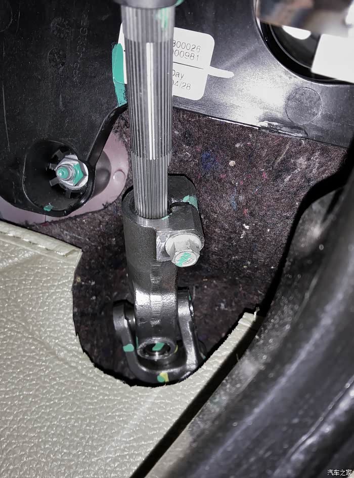 创酷10000多公里,发现转向杆生锈严重,有图