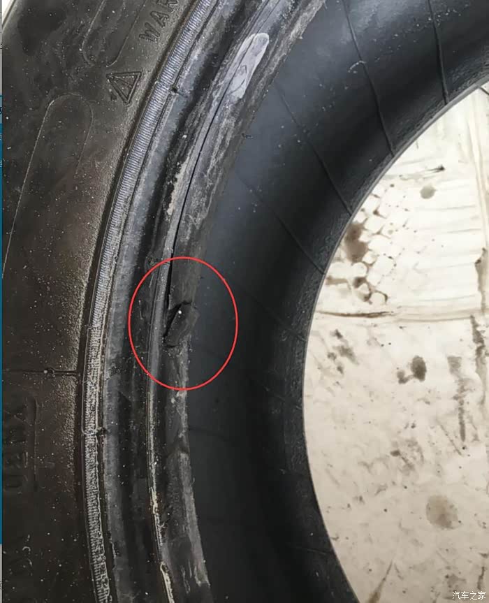 轮胎慢漏气,结果是拔胎的时候胎唇给弄破了,还能用吗?