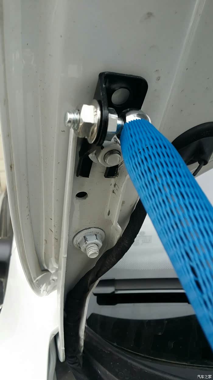 【图】新桑塔纳机盖液压顶杆_桑塔纳论坛_汽车之家论坛