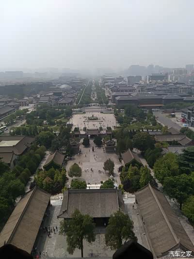 隗嚣避暑宫这里松桧阴森横云飞渡烟雾团绕碧水流"其青云之半峭壁之间