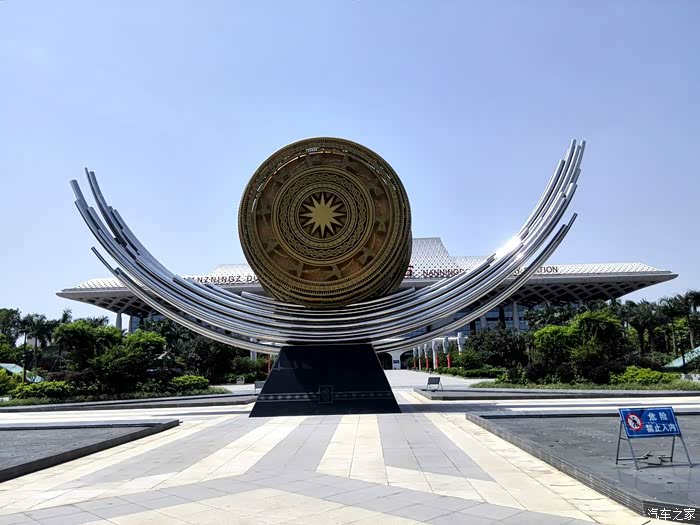 高大上的南宁东站