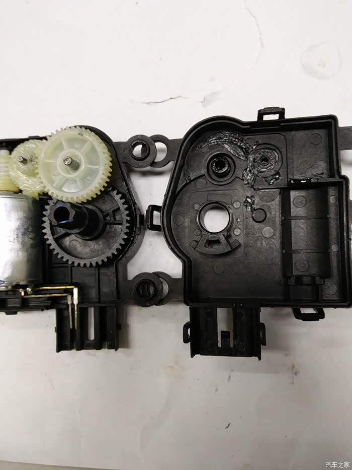13款x80自动空调内外循环翻板电机秒修