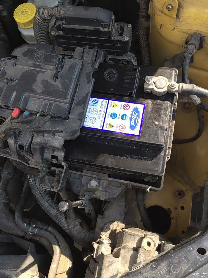 今儿给polo换了个骆驼的电瓶大家看看咋样