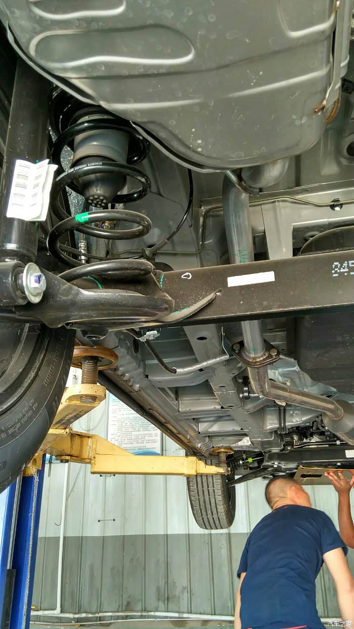 邻居买了个宝骏560,后排真是大得不得了