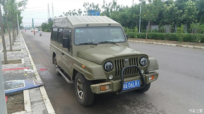 战旗运兵车8座图片