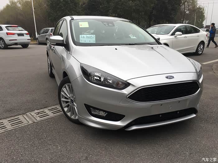 福克斯运动闪耀银提车cjxily 2015/12/24 18:25:20 发表在 主楼  银色