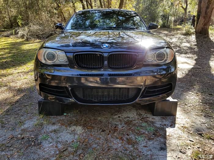 宝马e82的蜕变1m款前脸上车