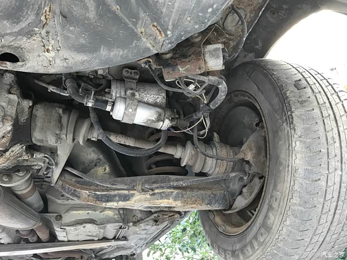 w126整车配件拆起来本来想改气动避震无奈难度太大放弃