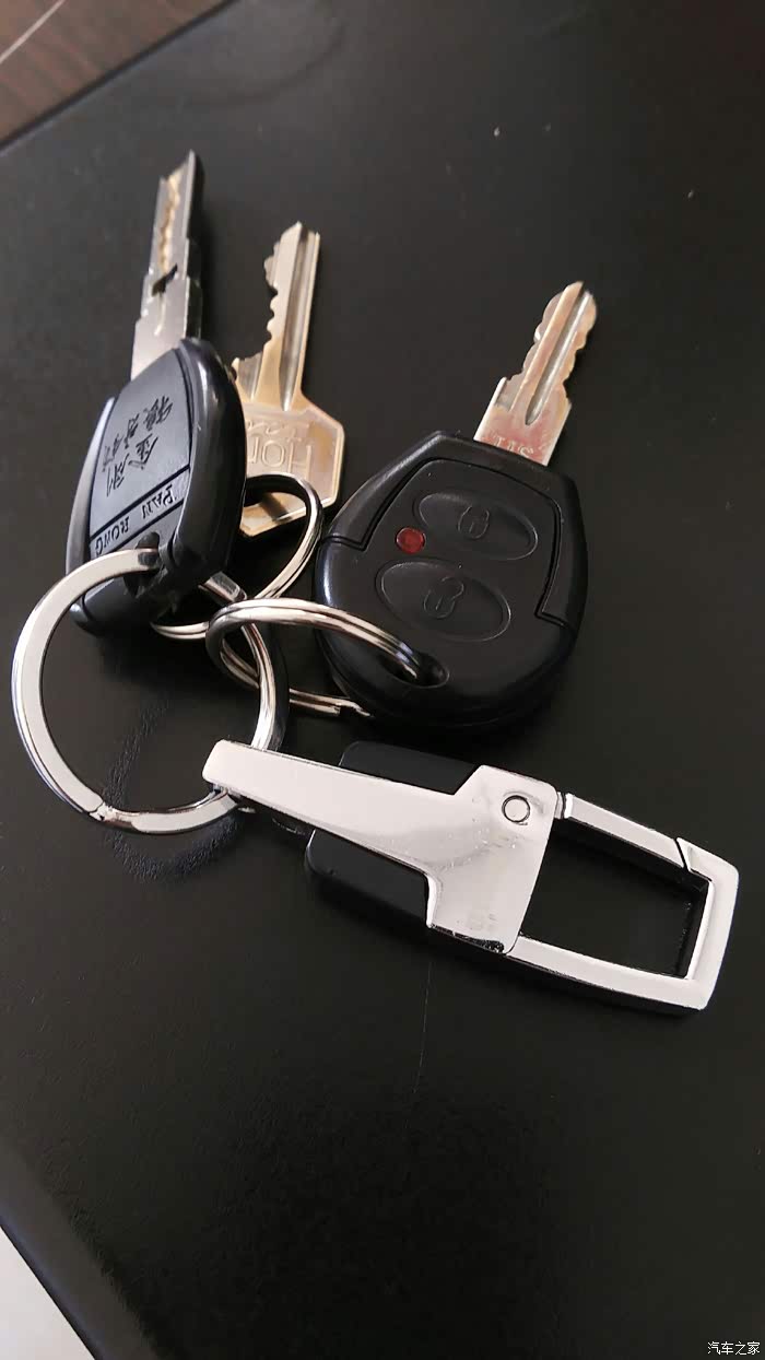 无聊发个贴晒晒自己的钥匙串