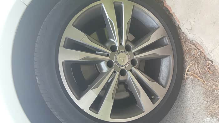 看看奔驰e260的轮毂个个都是黑粉弥漫