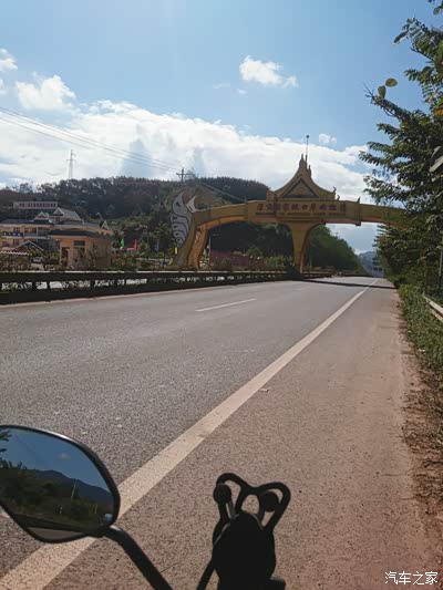 景洪至磨憨磨公路路况还行 约160km中午前赶到