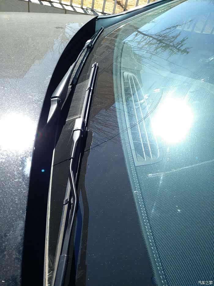 【图】前挡风玻璃无故破损4s店居然不管,求办法_奔驰e级论坛_汽车之家