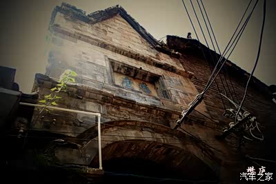 懋庐座落在昆明市东风西路吉祥巷18-19号建于清咸丰年(1852年)中西