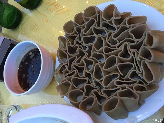 莜面栲栳栳,蘸料真把人酸死,山西人每个菜真都放醋啊!