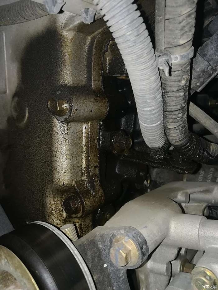 发动机漏油问题