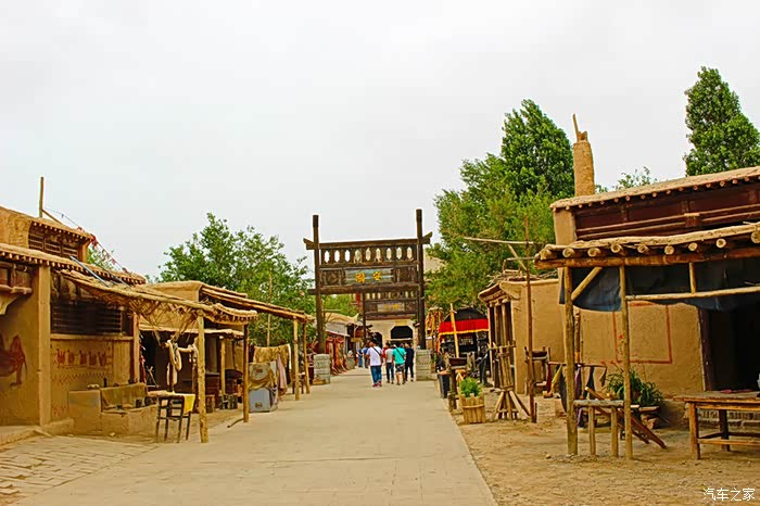 到这里不仅欣赏西北风情的古代建筑.街道.