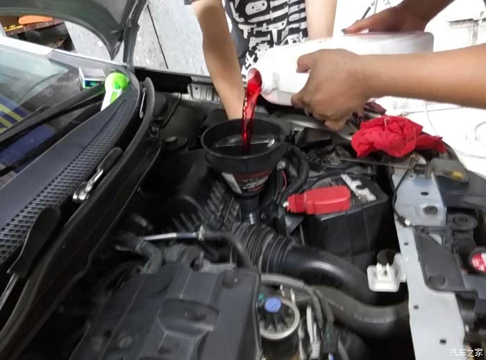 第一次4s店外保养(换铁罐 波箱油)