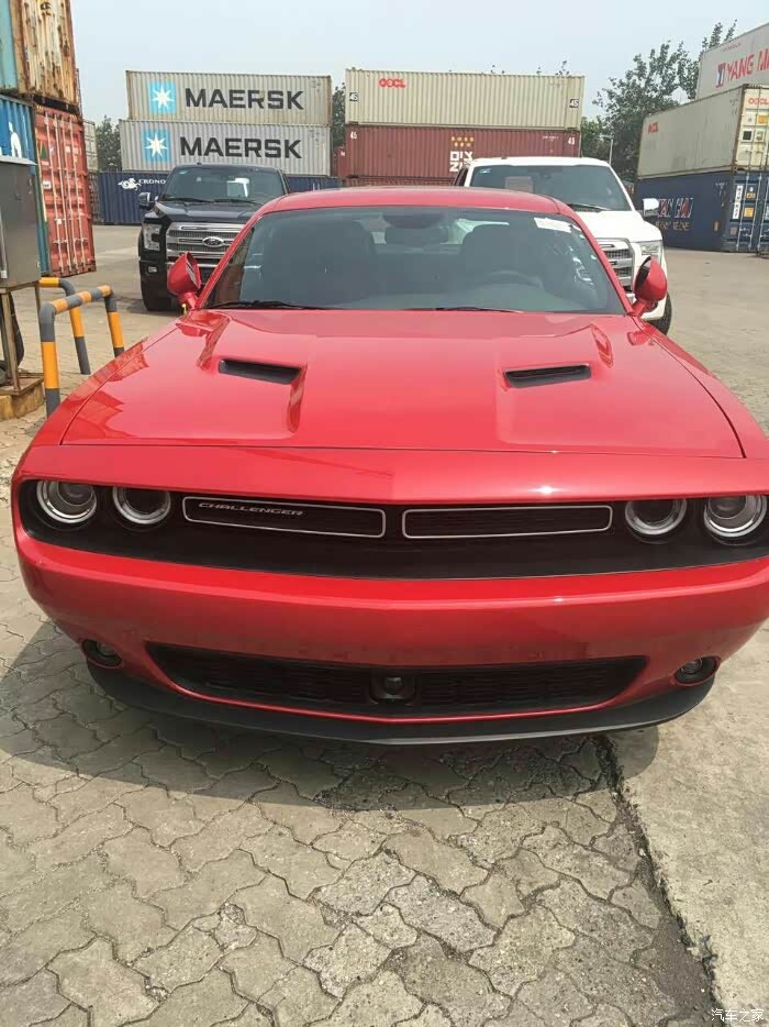 五颜六色的道奇挑战者sxtplus开会啦