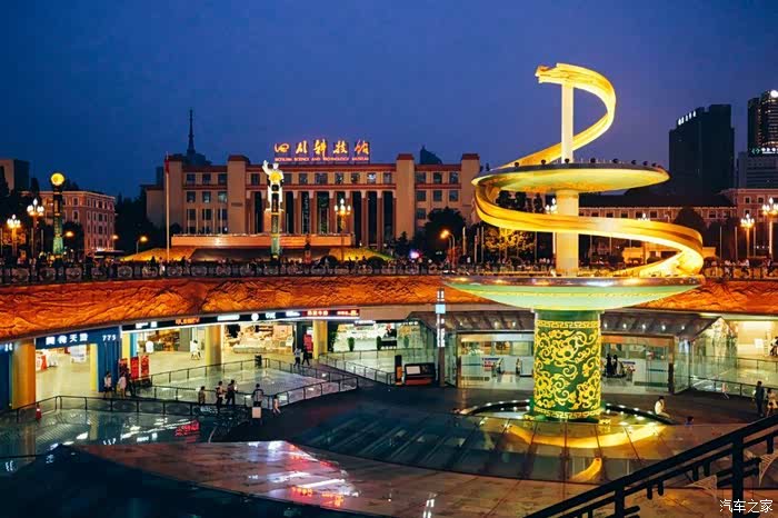 新年变型年成都我毫不掩饰自己的喜欢