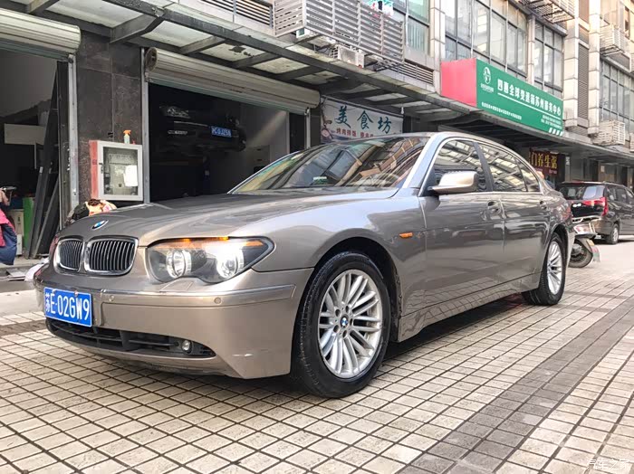 05年宝马e66 745li