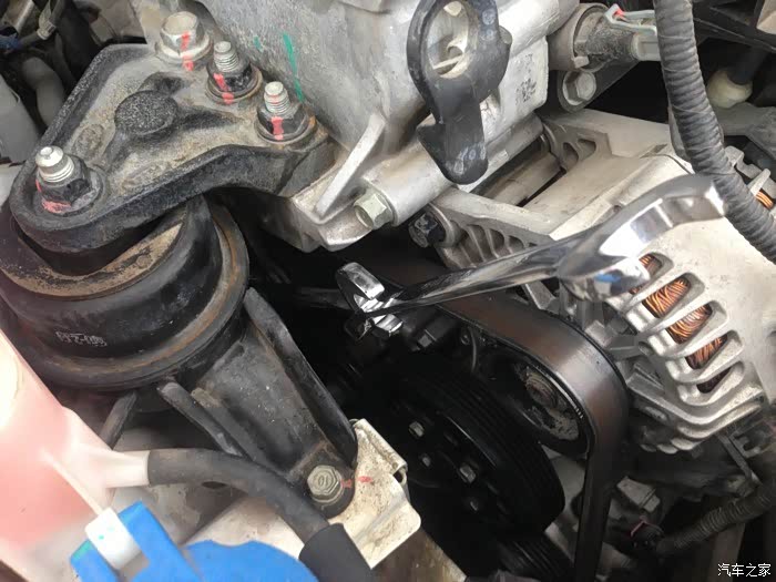 自己动手更换k5发动机皮带