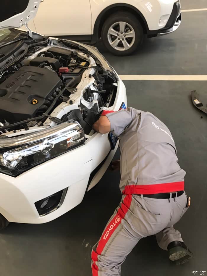 【图】撞成这样修车要花多少钱啊_卡罗拉论坛_汽车之家论坛