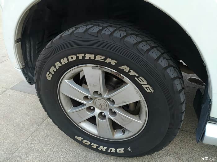 谁要邓禄普at3g轮胎让你的山猫看起来更酷