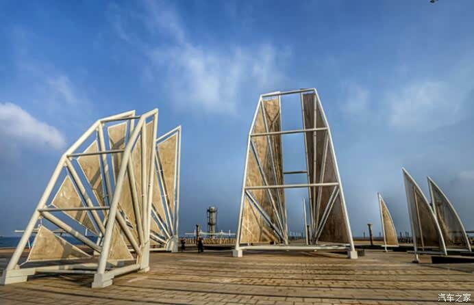 风帆造型伫立在那里还是比较壮观的