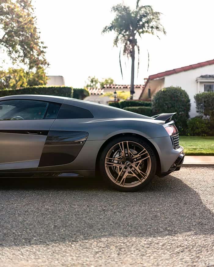 超帅气的奥迪r8,够帅气逼人