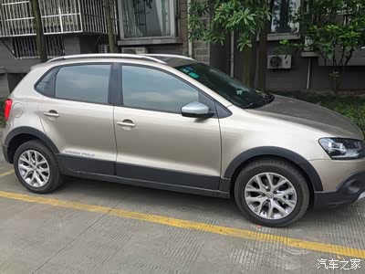 谁有皓月金cross polo1.6照片,发几张,谢谢