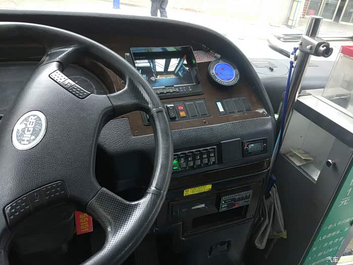 1772 | 回复: 3 本田cr-v论坛 公交车司机待班,看见新款crv.