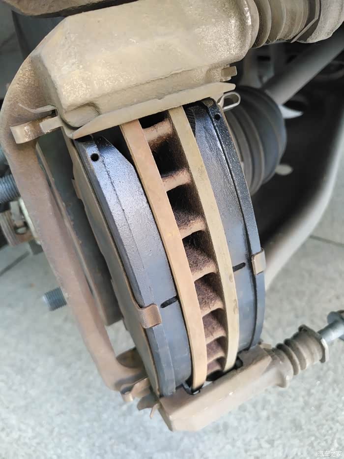 阳光换前轮刹车片最详细教程