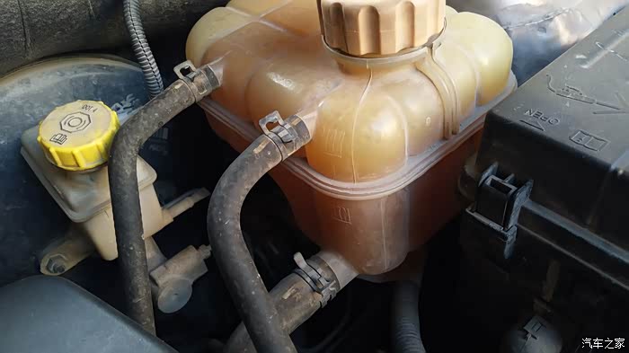 【图】水箱漏了,一直担心的问题无法避免_宝骏630论坛_汽车之家论坛